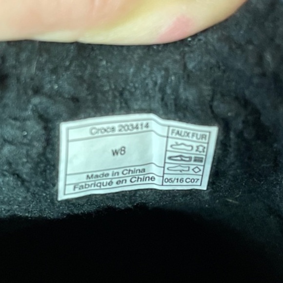 Women's Crocs Sarah Fuzzy Clogs Mules Slides - Picture 3 of 6